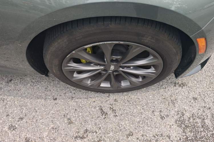 Used Cadillac CT5 2022 28T Luxury Version (Standard Edition) Right Front Wheel Hub