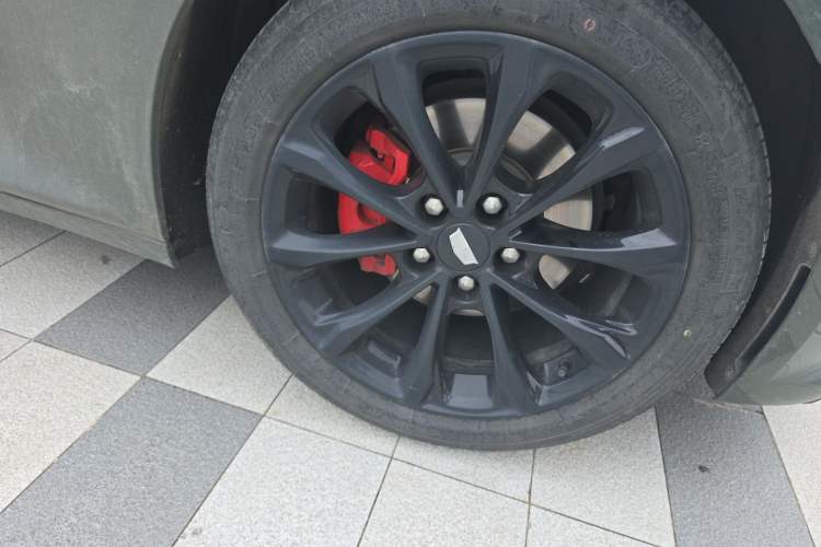 Used Cadillac CT5 2022 28T Luxury Version (Standard Edition) Right Front Wheel Hub