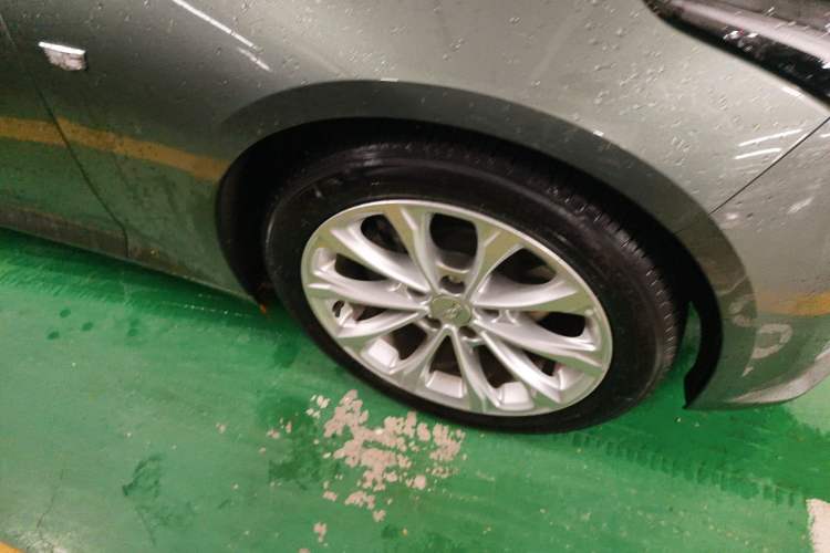 Used Cadillac CT5 2022 28T Luxury Version (Standard Edition) Right Front Wheel Hub