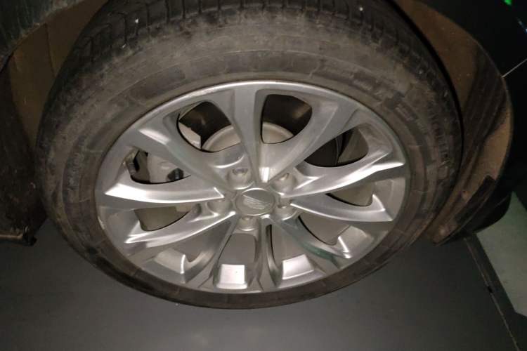 Used Cadillac CT5 2022 28T Luxury Version (Standard Edition) Right Front Wheel Hub