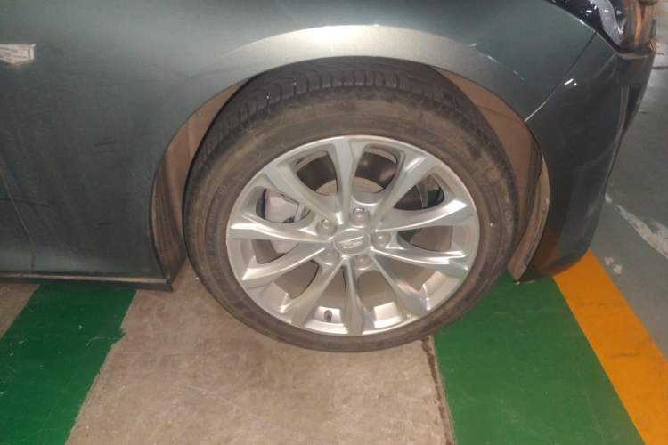 Used Cadillac CT5 2022 28T Luxury Version (Standard Edition) Right Front Wheel Hub