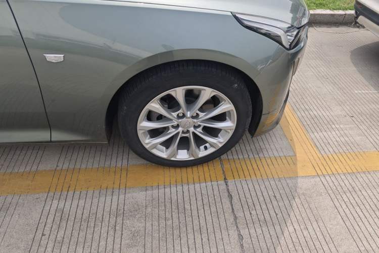 Used Cadillac CT5 2022 28T Luxury Version (Standard Edition) Right Front Wheel Hub
