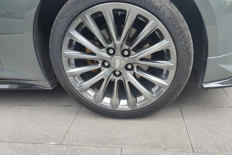Used Cadillac CT5 2022 28T Fashion Edition Right Front Wheel Hub