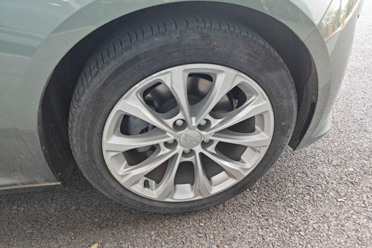 Used Cadillac CT5 2022 28T Luxury Version (Standard Edition) Right Front Wheel Hub