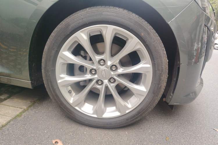 Used Cadillac CT5 2022 28T Luxury Version (Standard Edition) Right Front Wheel Hub