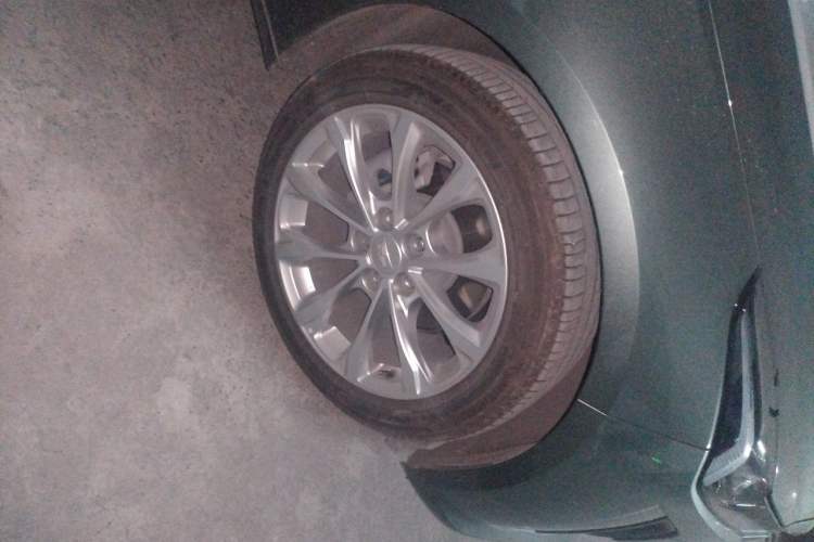 Used Cadillac CT5 2022 28T Luxury Version (Standard Edition) Right Front Wheel Hub