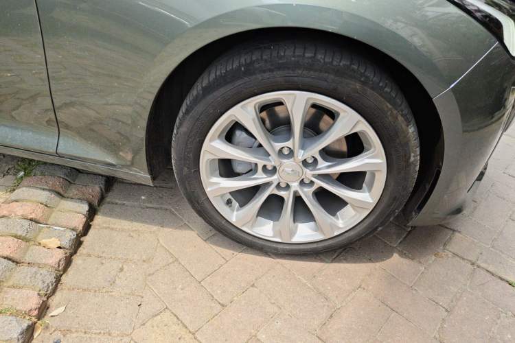 Used Cadillac CT5 2022 28T Luxury Version (Standard Edition) Right Front Wheel Hub