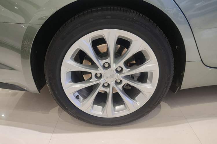 Used Cadillac CT5 2022 28T Luxury Version (Standard Edition) Right Rear Wheel Hub