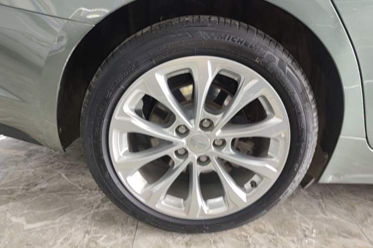 Used Cadillac CT5 2022 28T Luxury Version (Standard Edition) Right Rear Wheel Hub