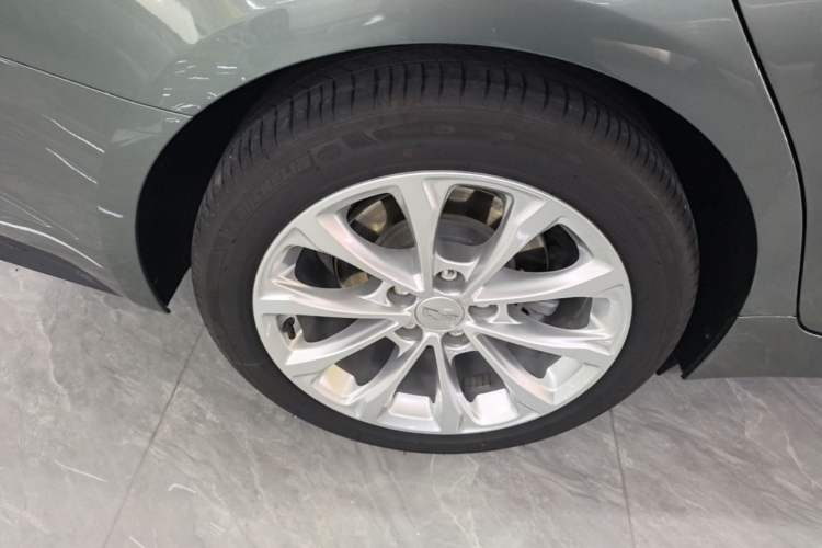 Used Cadillac CT5 2022 28T Luxury Version (Standard Edition) Right Rear Wheel Hub