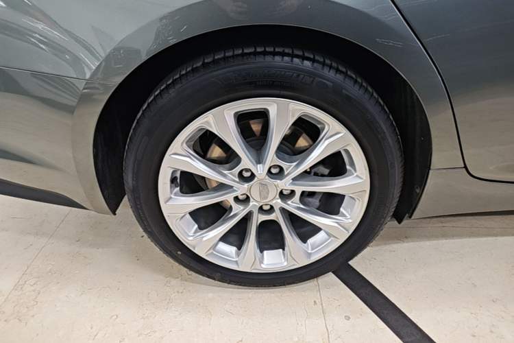 Used Cadillac CT5 2022 28T Luxury Version (Standard Edition) Right Rear Wheel Hub