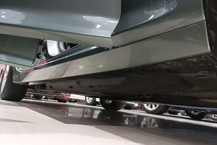 Used Cadillac CT5 2022 28T Luxury Edition Right Side Sill