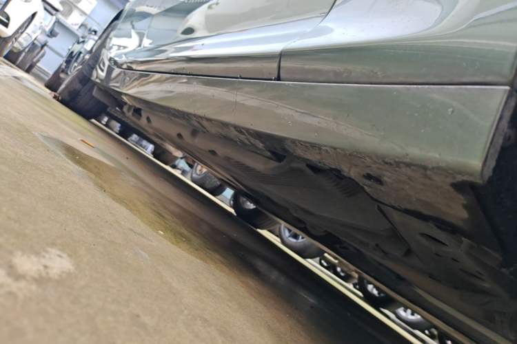 Used Cadillac CT5 2022 28T Prestige Edition Right Side Sill