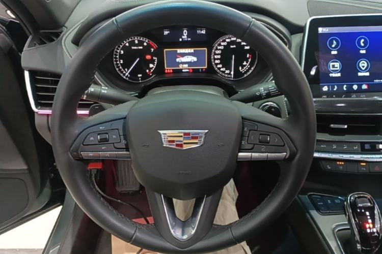 Used Cadillac CT5 2022 28T Luxury Edition Steering Wheel
