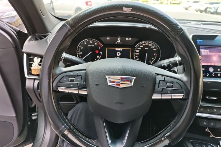 Used Cadillac CT5 2022 28T Luxury Edition Steering Wheel