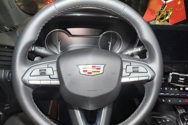 Used Cadillac CT5 2022 28T Luxury Edition Steering Wheel
