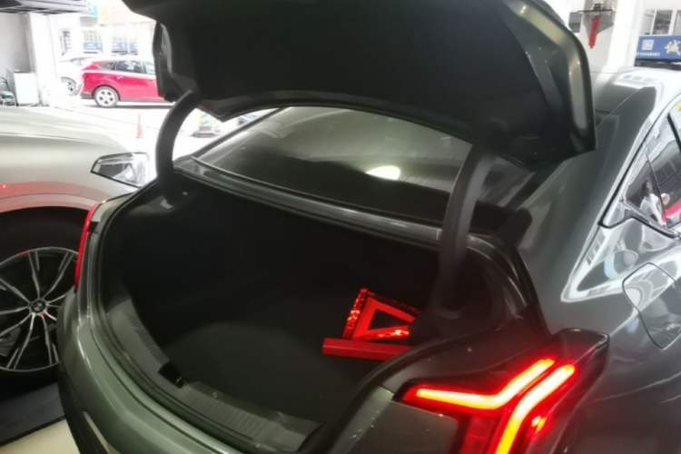 Used Cadillac CT5 2022 28T Luxury Edition Trunk