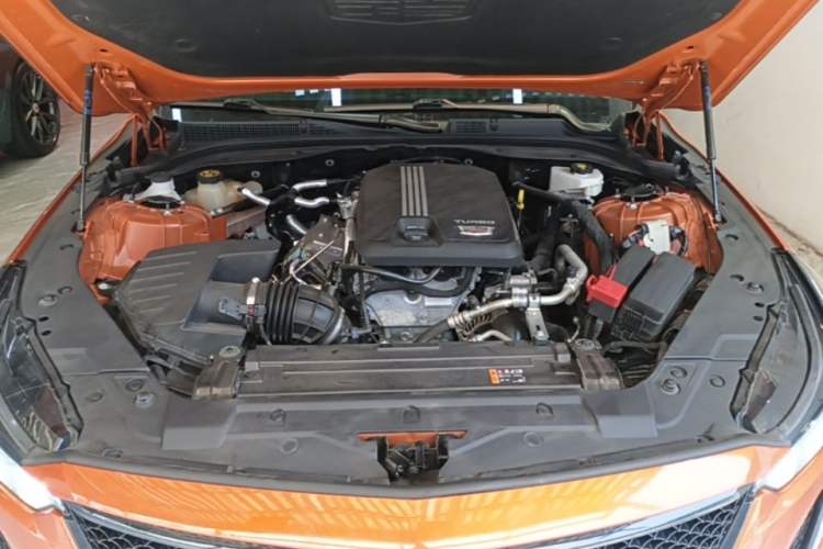 Used Cadillac CT5 2022 28T Platinum Edition Engine Bay