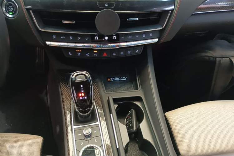 Used Cadillac CT5 2022 28T Platinum Edition Gear Lever