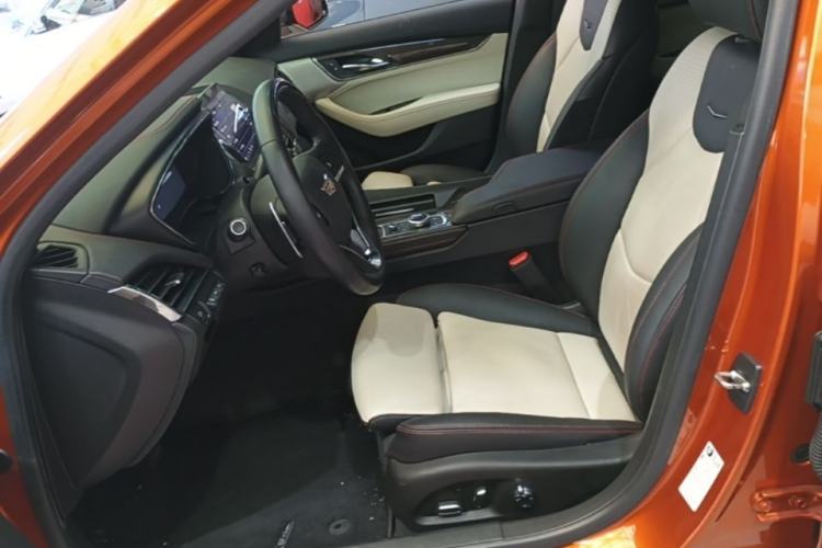 Used Cadillac CT5 2022 28T Platinum Edition Left Front Seat