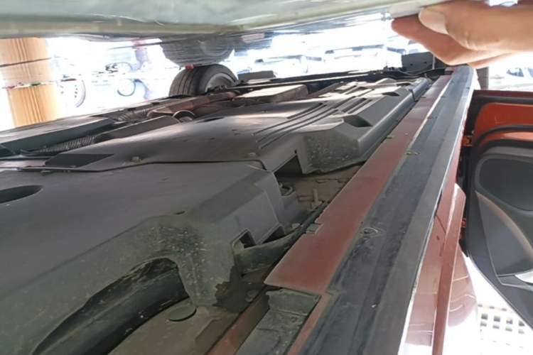 Used Cadillac CT5 2022 28T Platinum Edition Left Side Sill