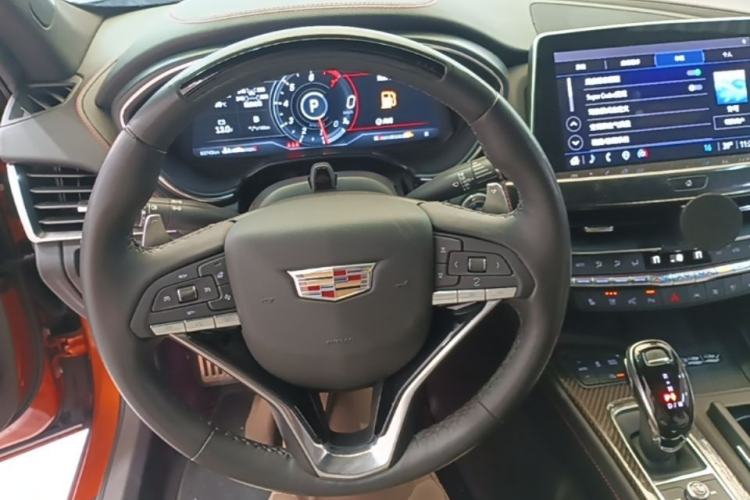 Used Cadillac CT5 2022 28T Platinum Edition Steering Wheel