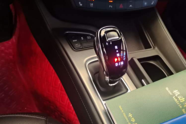 Used Cadillac CT5 2022 28T Luxury Edition Gear Lever