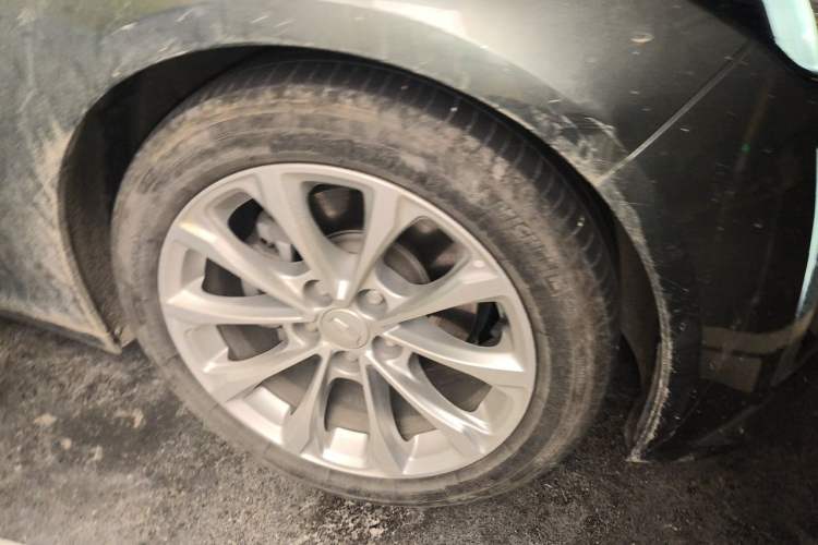Used Cadillac CT5 2022 28T Luxury Version (Standard Edition) Right Front Wheel Hub