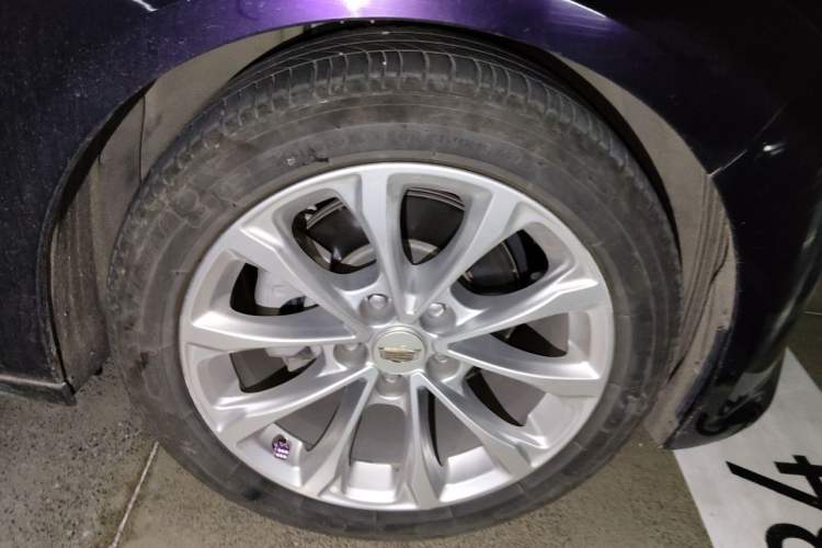 Used Cadillac CT5 2022 28T Luxury Version (Standard Edition) Right Front Wheel Hub