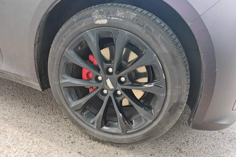 Used Cadillac CT5 2022 28T Luxury Version (Standard Edition) Right Front Wheel Hub