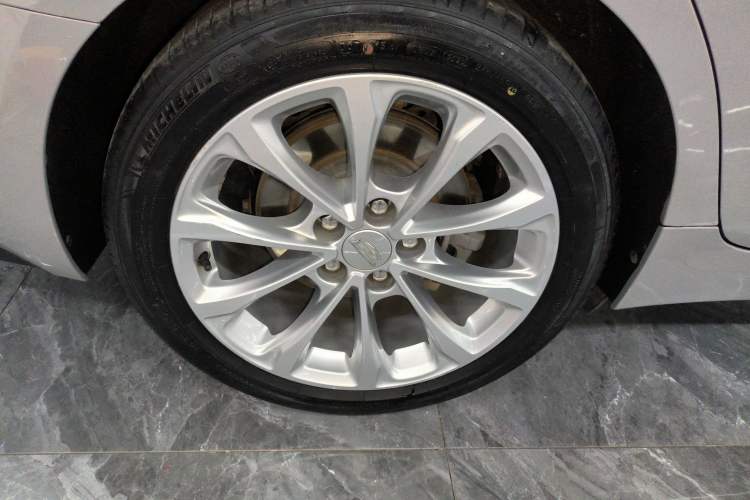 Used Cadillac CT5 2022 28T Luxury Version (Standard Edition) Right Rear Wheel Hub