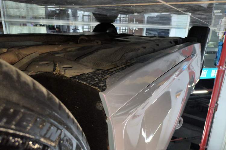 Used Cadillac CT5 2022 28T Luxury Version (Standard Edition) Right Side Sill