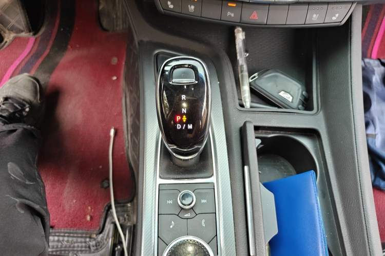 Used Cadillac CT5 2022 28T Luxury Edition Gear Lever