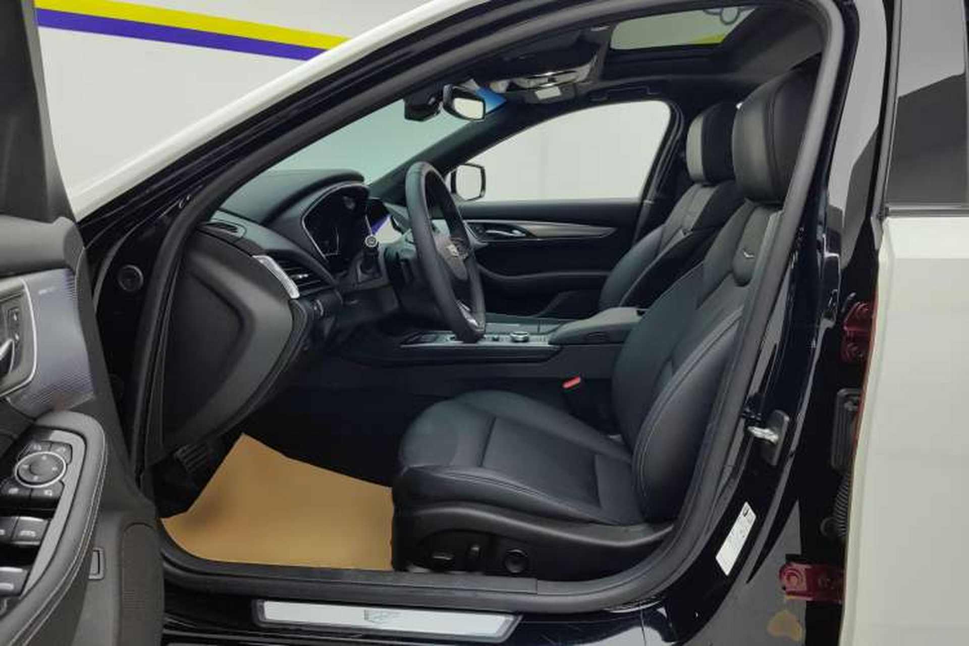 Used Cadillac CT5 2022 28T Luxury Edition Left Front Seat