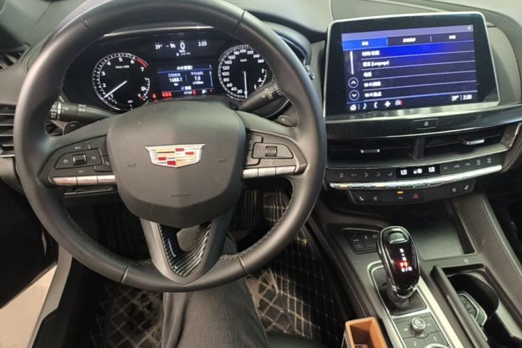 Used Cadillac CT5 2022 28T Luxury Edition Center Console