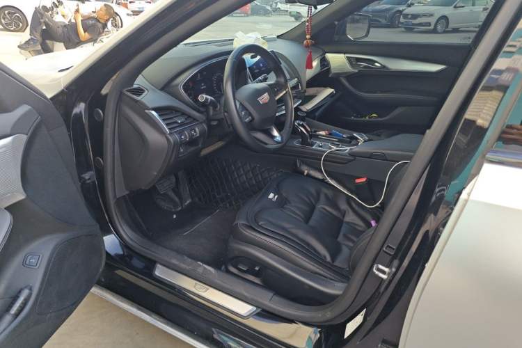 Used Cadillac CT5 2022 28T Fashion Edition Driver Seat