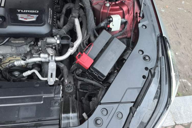 Used Cadillac CT5 2022 28T Luxury Version (Standard Edition) Engine Bay Left