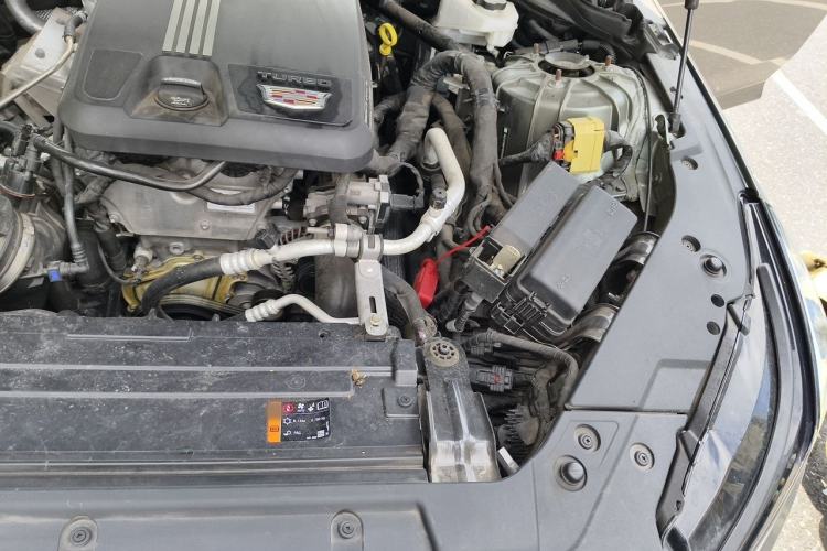 Used Cadillac CT5 2022 28T Luxury Edition Engine Bay Left