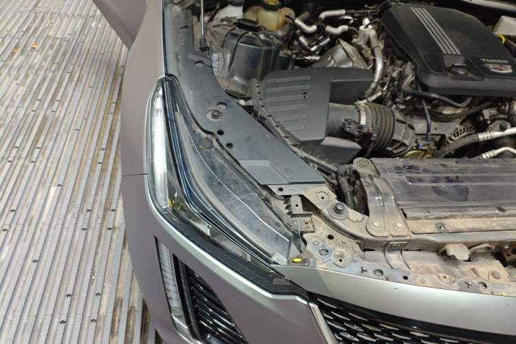 Used Cadillac CT5 2022 28T Luxury Version (Standard Edition) Engine Bay Right