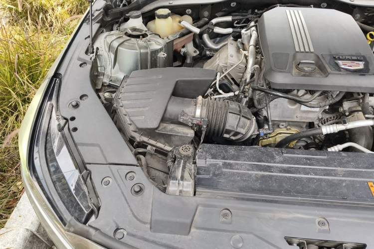 Used Cadillac CT5 2022 28T Luxury Edition Engine Bay Right