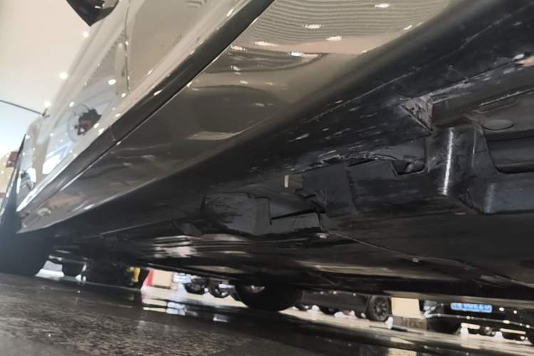 Used Cadillac CT5 2022 28T Luxury Version (Standard Edition) Left Side Sill
