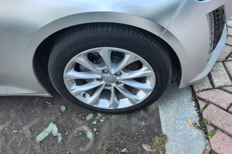 Used Cadillac CT5 2022 28T Luxury Version (Standard Edition) Right Front Wheel Hub