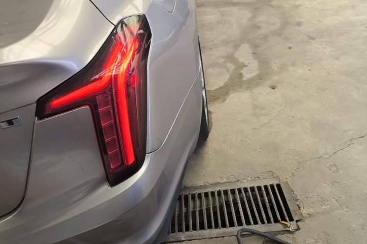 Used Cadillac CT5 2022 28T Luxury Edition Right Rear Taillight