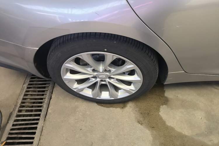 Used Cadillac CT5 2022 28T Luxury Edition Right Rear Wheel Hub