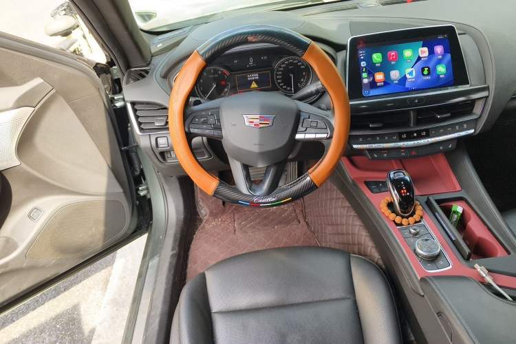 Used Cadillac CT5 2022 28T Luxury Edition Steering Wheel