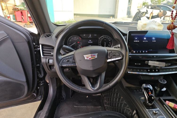 Used Cadillac CT5 2022 28T Fashion Edition Steering Wheel