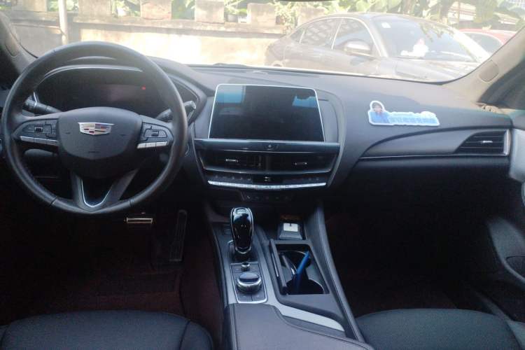 Used Cadillac CT5 2022 28T Prestige Edition Center Console
