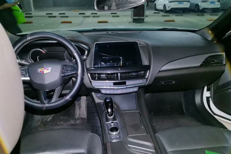 Used Cadillac CT5 2022 28T Luxury Edition Center Console