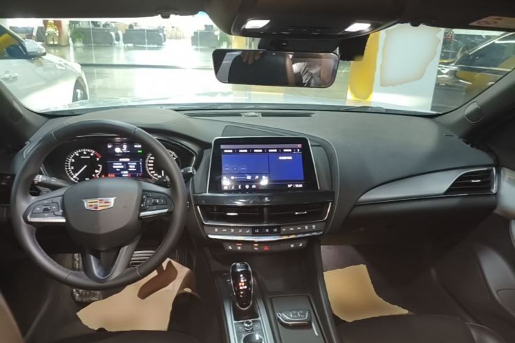 Used Cadillac CT5 2022 28T Luxury Edition Center Console