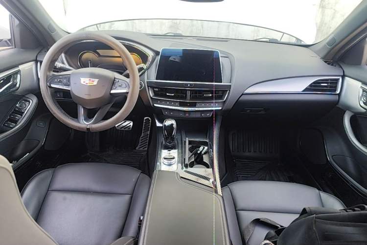 Used Cadillac CT5 2022 28T Luxury Edition Center Console